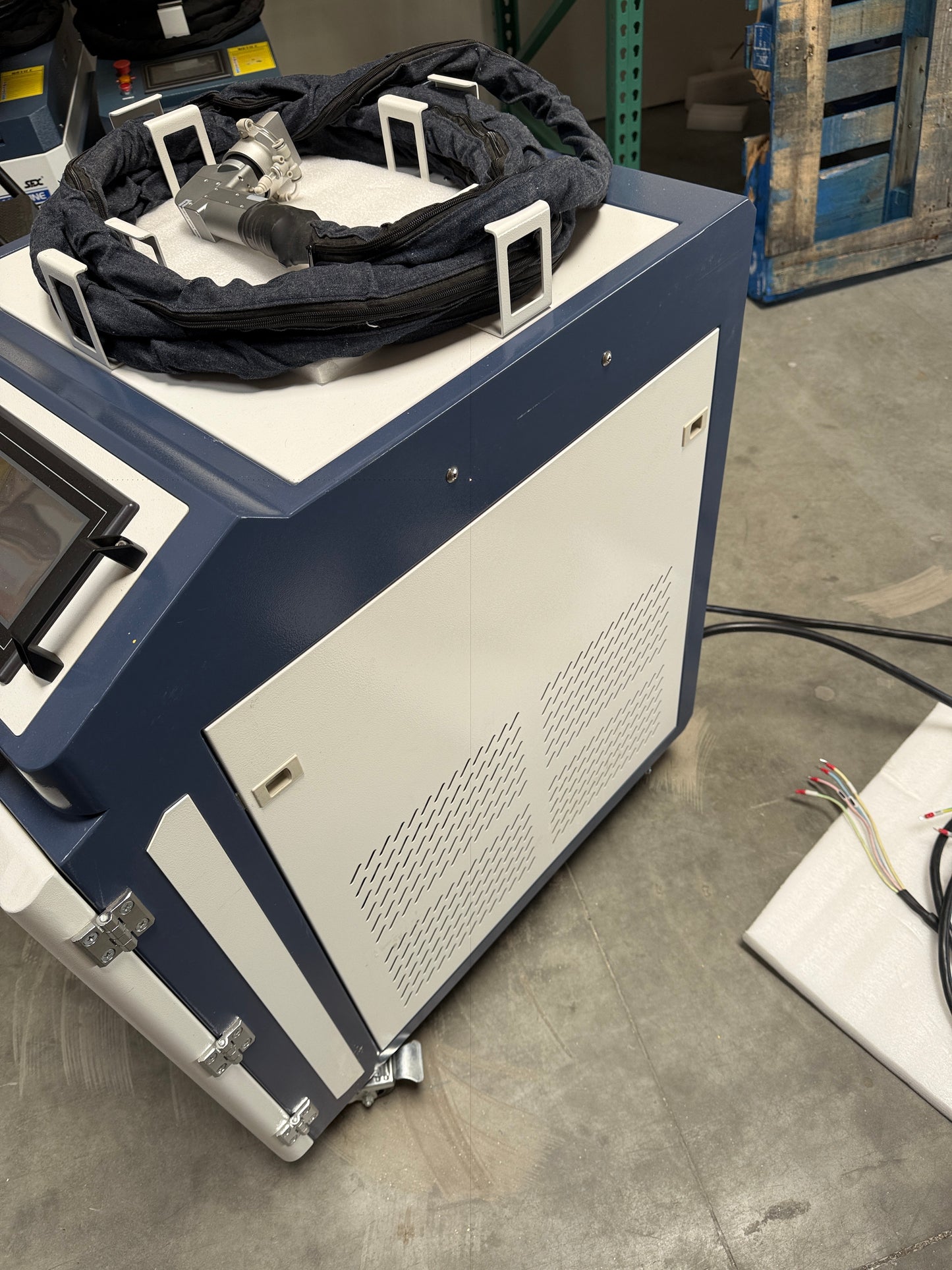 US Stock 90% New SFX Laser Cleaning Machine 2000W Portable Handheld Laser Cleaner 10m for Rust Remover